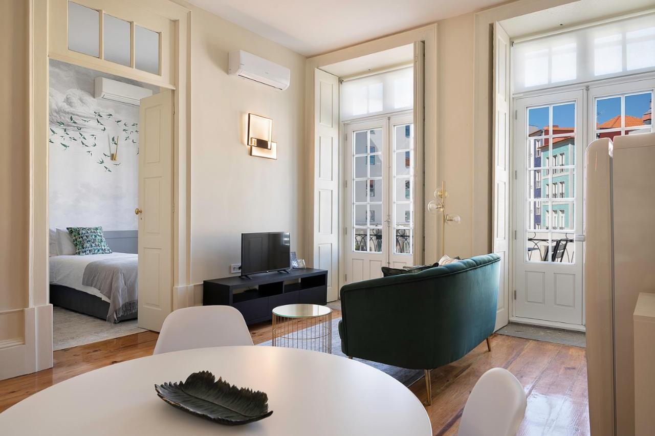 Historic At Cardosas With Balcony Apartment