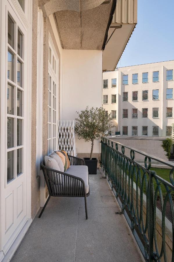 Historic At Cardosas With Balcony