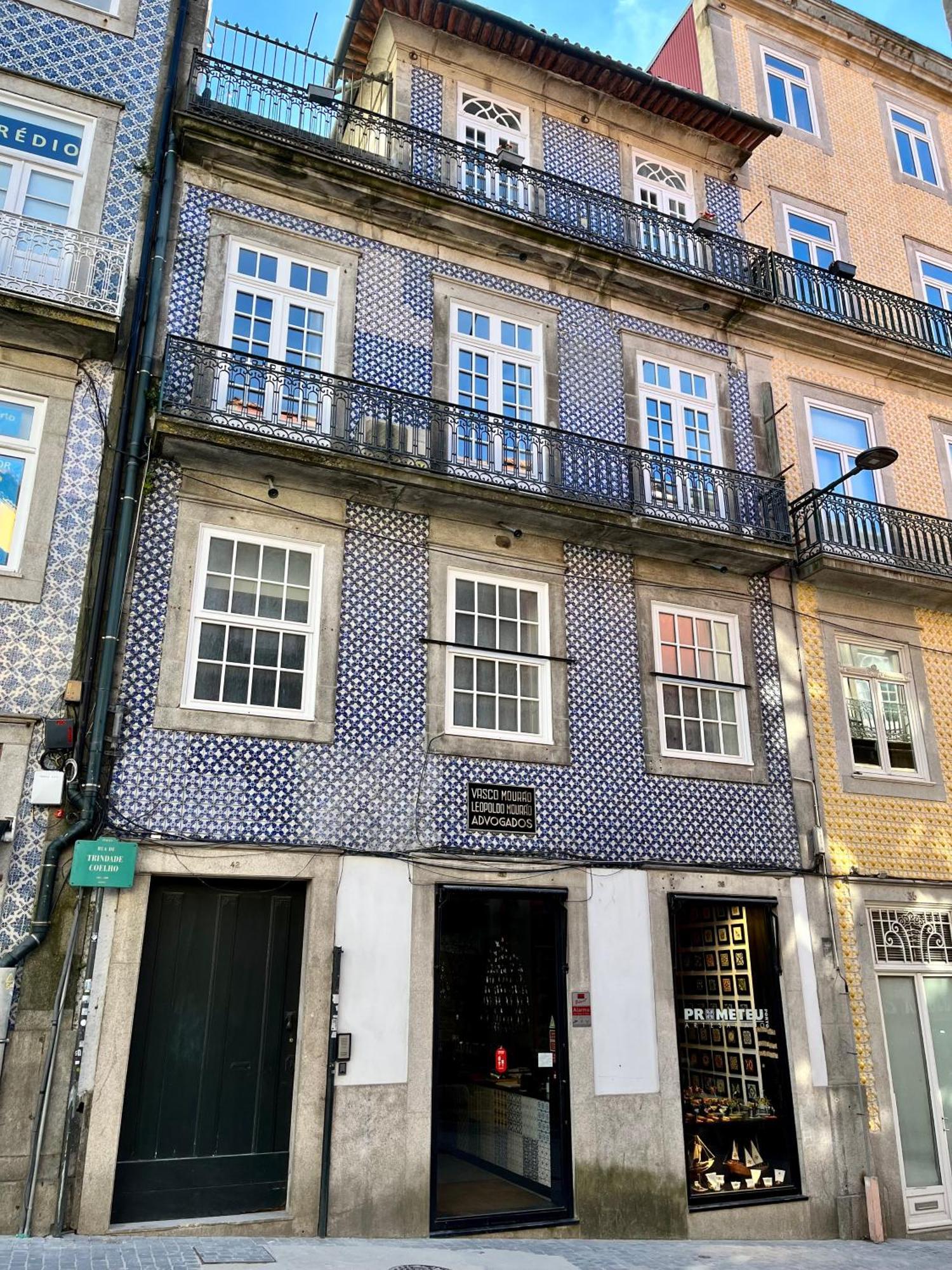 Historic At Cardosas With Balcony Porto